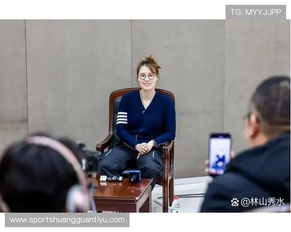 傅园慧这日常，居然比泳池边还疯狂，真让人怀疑她是不是开了第二个账号！