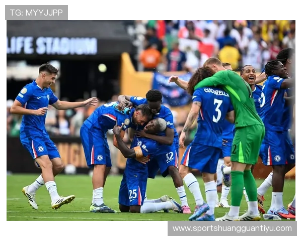 切尔西阵容臃肿加剧轮换困境，问题核心在于管理失控而非人数过多