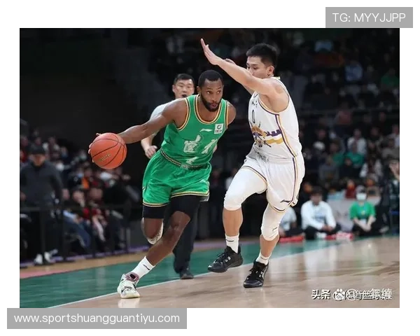 布克利用挡拆拉开空间提升得分效率明显超过同队锋线球员