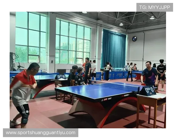 开球规则：球何时算开出及二次触球判罚